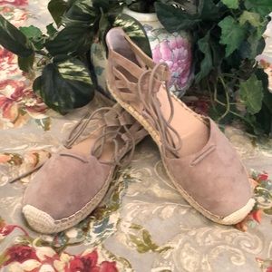 Like new taupe sandals